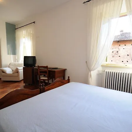 Guest House Domus Urbino-2