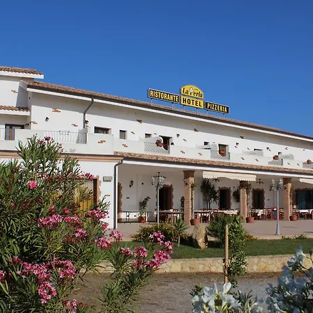 La Perla Hotel-3