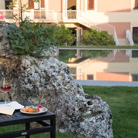 Romantic Hotel & Restaurant Villa Cheta Elite-2