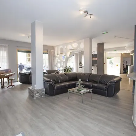 Hotel Moderne-2
