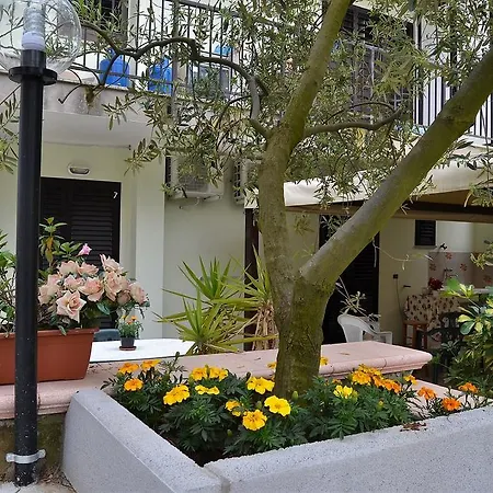 b&b Il Girasole Formia Guesthouse-3