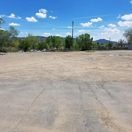 Road Runner Lodge-2