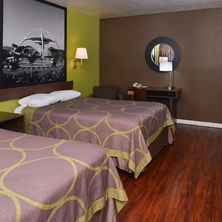 Super 8 by Wyndham Los Angeles/Alhambra-2