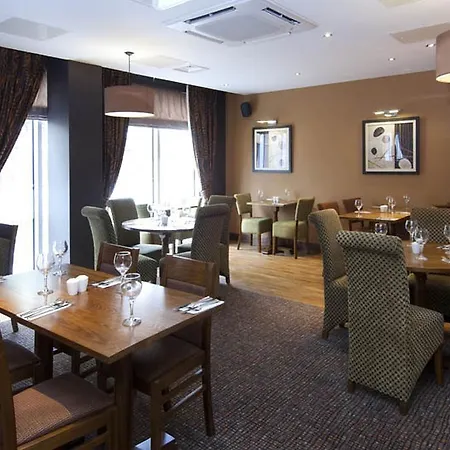 Premier Inn London Ealing-3