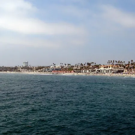 Days Inn By Wyndham Oceanside-3