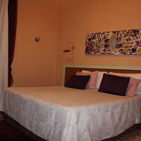 Hotel San Donnino-3