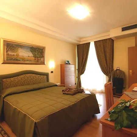Hotel Villa Luca-2