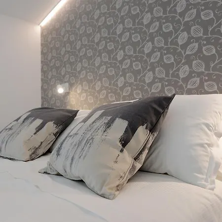 Miramed Rooms-3