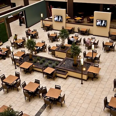 Ramada By Wyndham Southfield-2