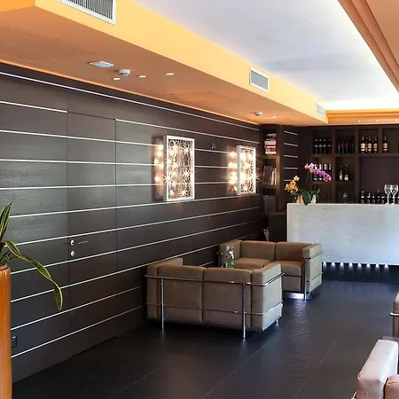 Hotel Aurora-2
