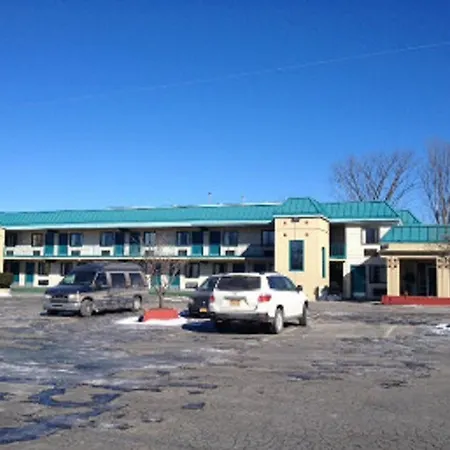 Econo Lodge Utica-2
