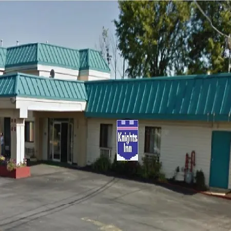 Econo Lodge Utica-3