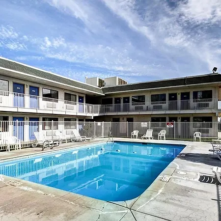 Motel 6 Wells-2