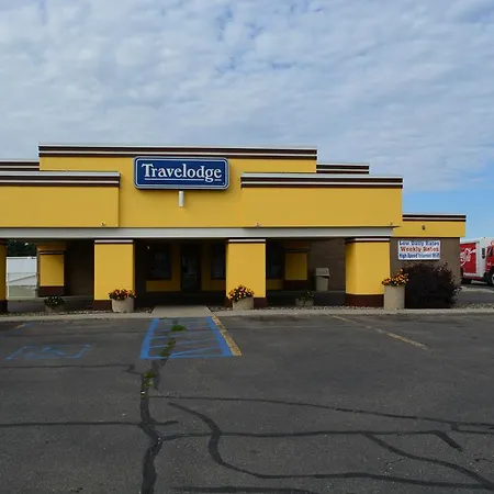 Travelodge By Wyndham Grand Forks-2