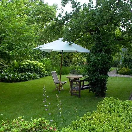 Altes Landhaus am Park (Bed&Breakfast)-2