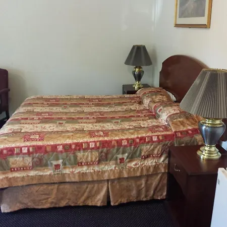 New Kansan Motel-2