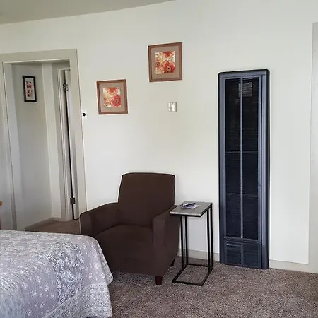 Bishop Village Motel-2