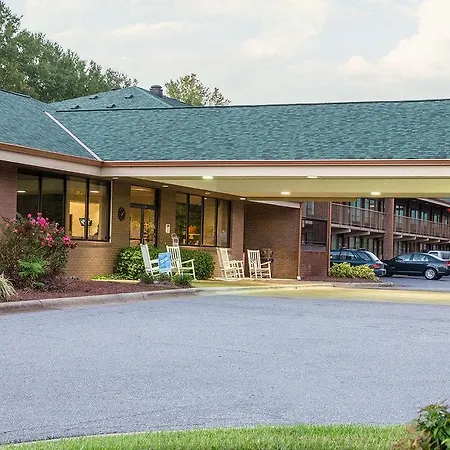 Quality Inn Near Speedway-2