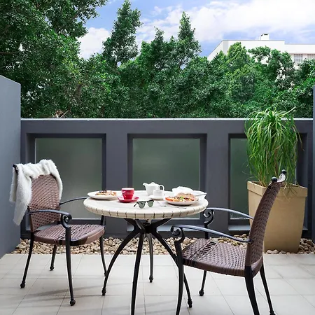 Townhouse Hotel-2