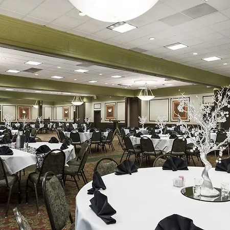 Holiday Inn Perrysburg French Quarter-2