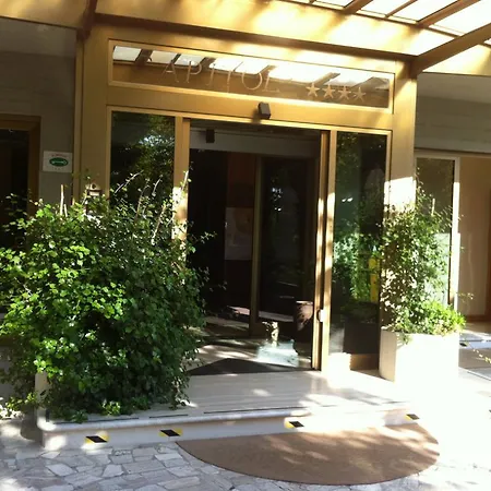 G. Hotel Capitol-2