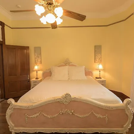Mosheim Mansion-2