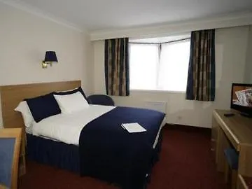 Holiday Inn Cardiff North-3