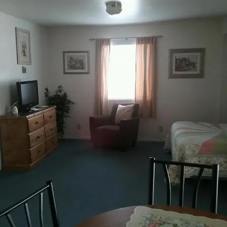 Bishop Village Motel-3