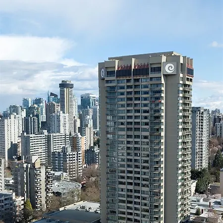 Coast Plaza Hotel And Suites-3