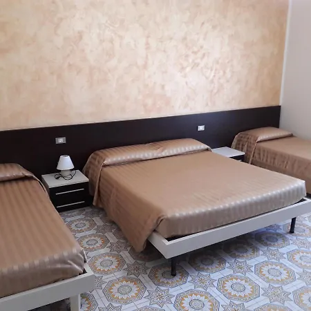 Hotel Happy-3