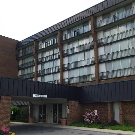 Ramada Plaza By Wyndham Fort Wayne Hotel & Conference Center-3