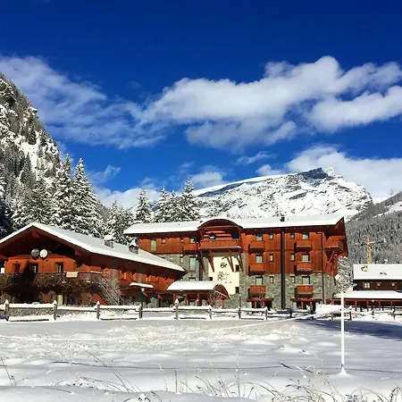 Le Rocher Hotel-3