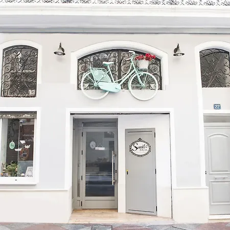 Hotel Smile & Co Hostal Boutique-2