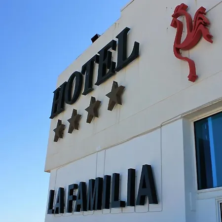 La Familia Gallo Rojo-3