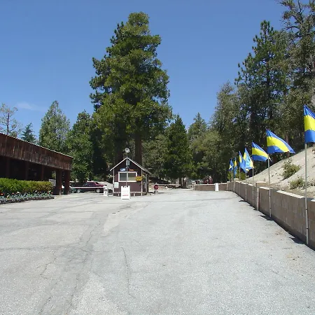 Idyllwild Camping Resort Cottage-3