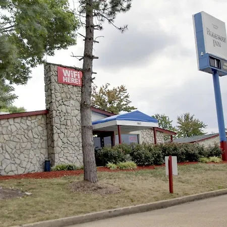 Rodeway Inn & Suites Fenton-2