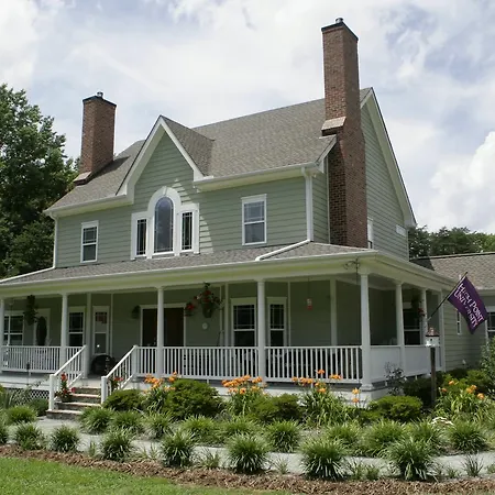 Seven Oaks Bed & Breakfast-2