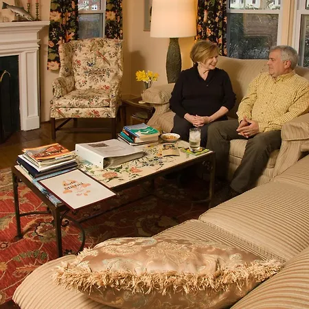 A B&B At Llewellyn Lodge-3