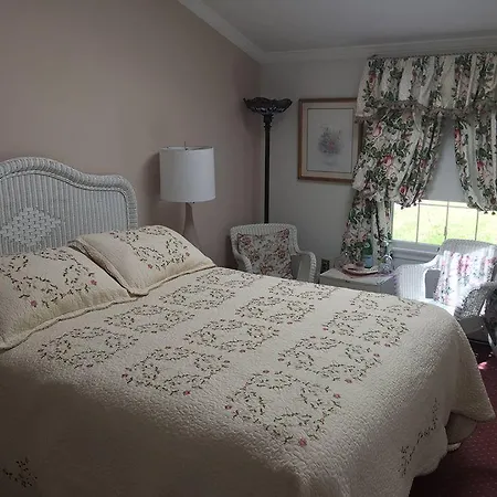 Inn At The Park - The Cottage-3