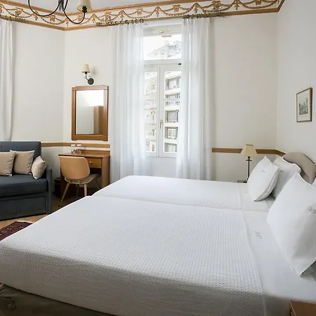 Tourist Hotel-2