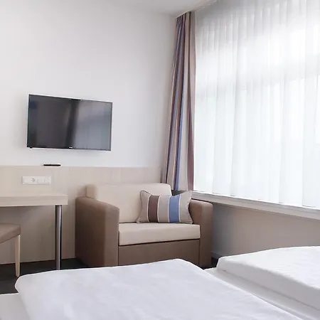 Viva Hotel Lübeck-2