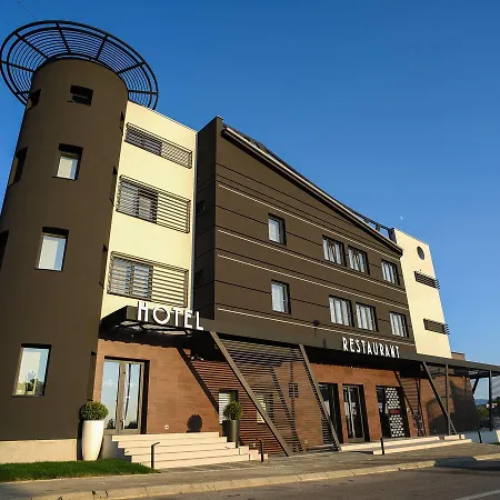 Hotel Ideo Lux-3