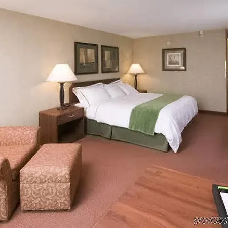 Rodeway Inn Akron-2
