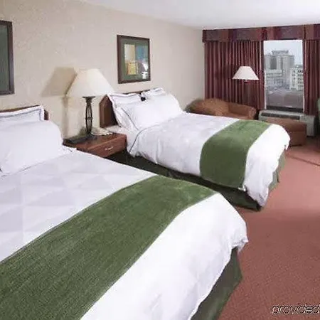 Rodeway Inn Akron-3