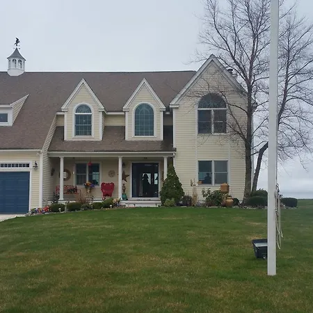 Inn 38 Oak Bluff Circle-2