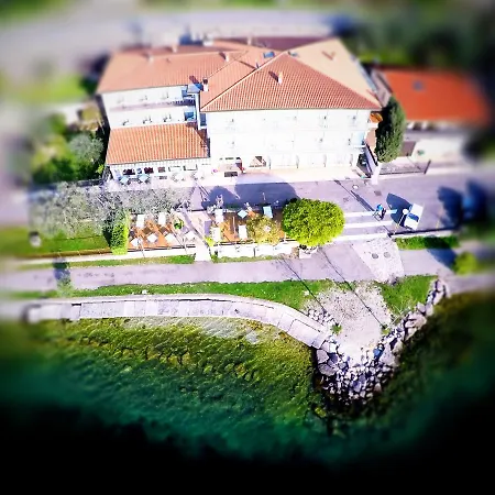 Piccolo Hotel Direkt am See-2