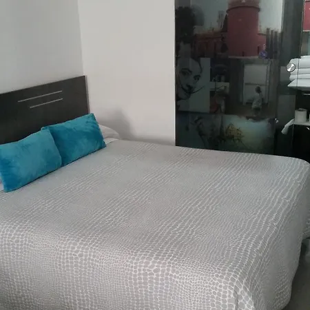 Bed&Breakfast 10 Girona-3