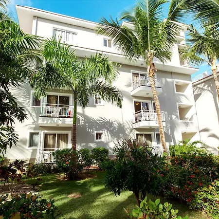 Tropicana Suites Deluxe Beach Club & Pool-2