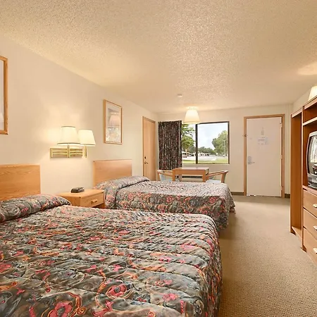Days Inn By Wyndham Richland-3