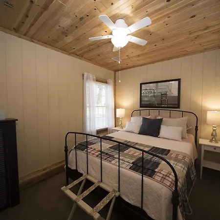 Anchor Inn Boutique Hotel-3